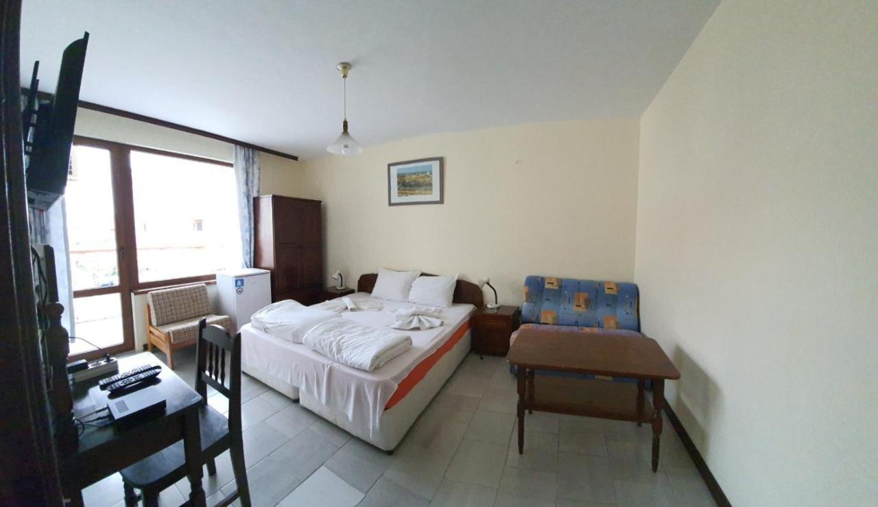 Lazur Hotel 라브다 외부 사진