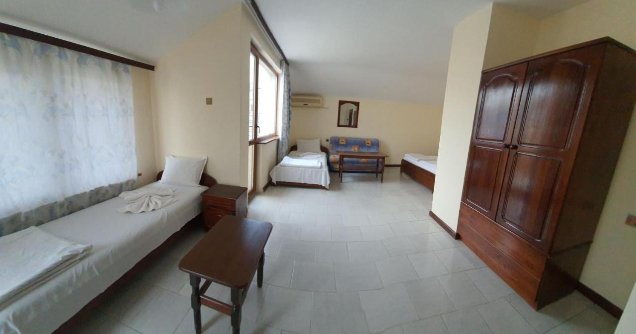 Lazur Hotel 라브다 외부 사진