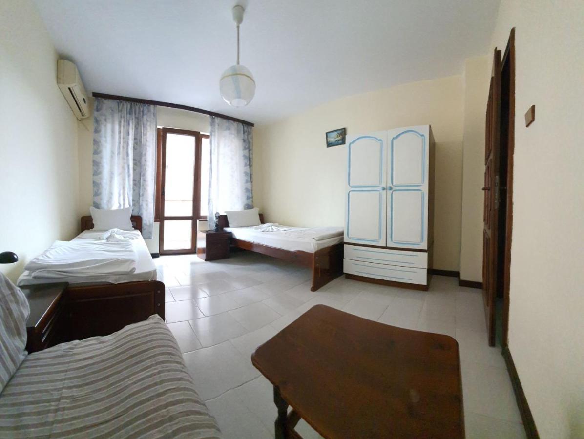 Lazur Hotel 라브다 외부 사진