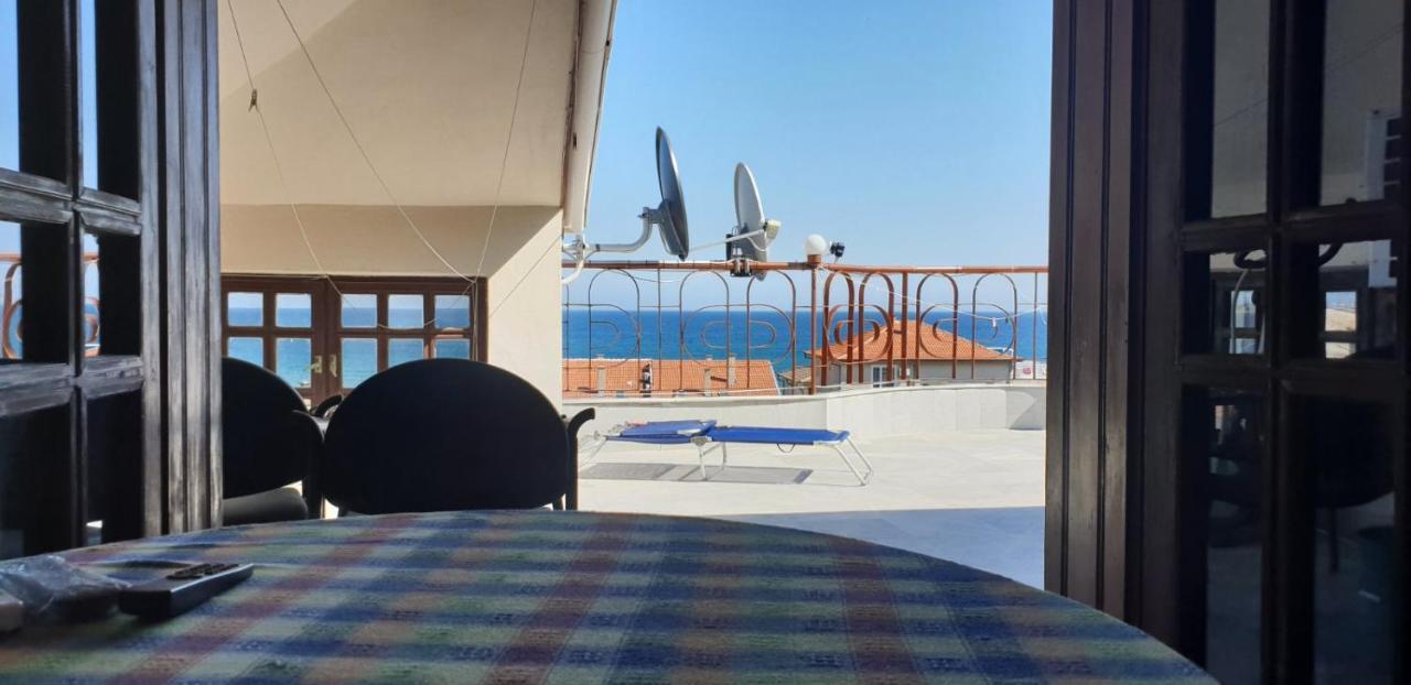Lazur Hotel 라브다 외부 사진